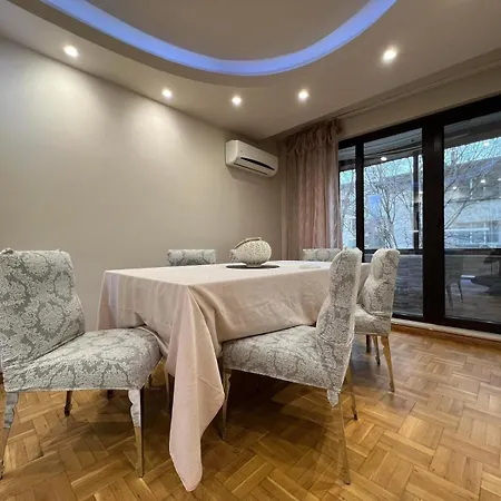 2 Bedroom Luxury In The Supercenter Lejlighed